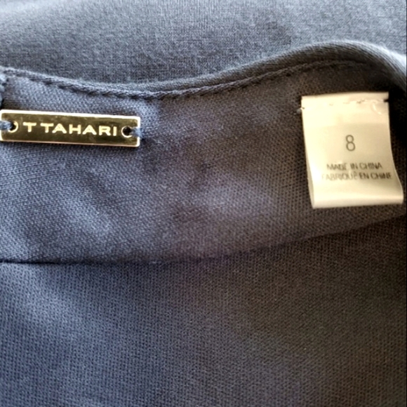 🎁 T TAHARI Gorgeous Navy Blue Jumpsuit  Pleats at V-Neckline w/ Hidden Back Zip - Picture 9 of 11